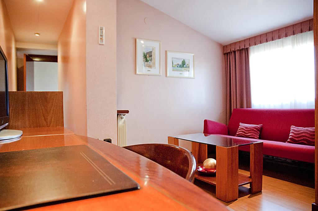 Hotel Arumi Santa Eugenia de Berga Rom bilde