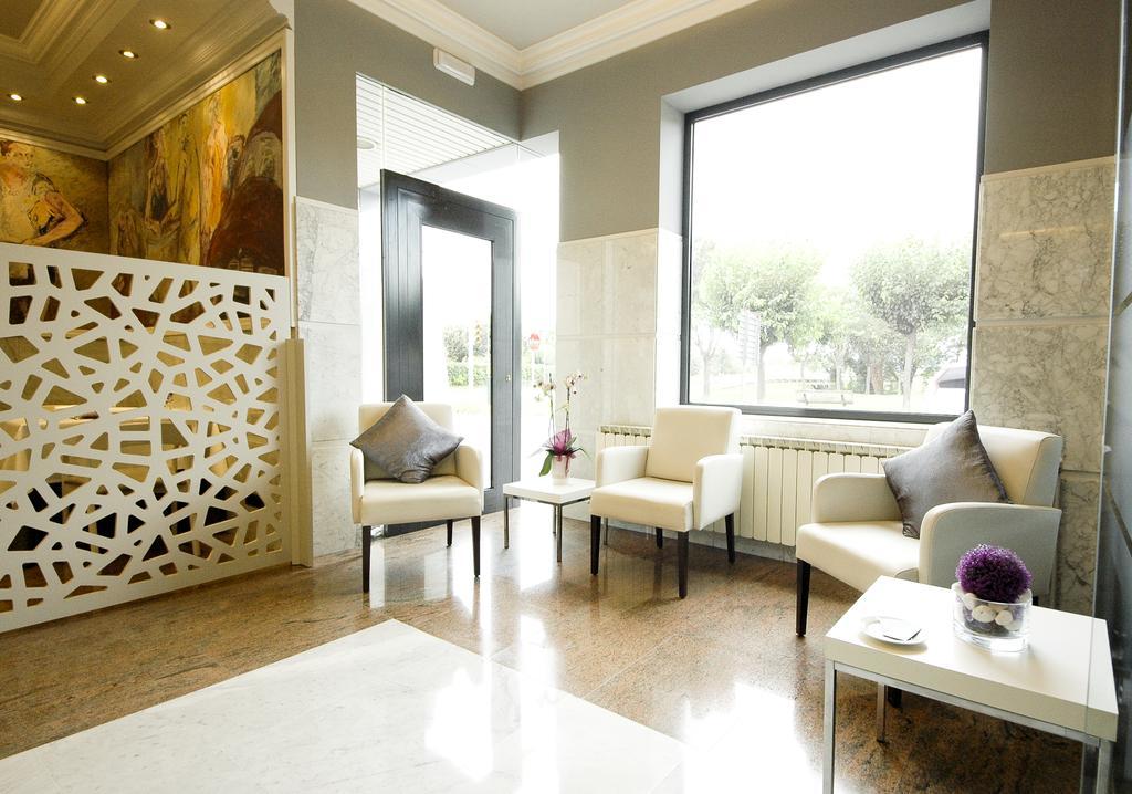 Hotel Arumi Santa Eugenia de Berga Eksteriør bilde