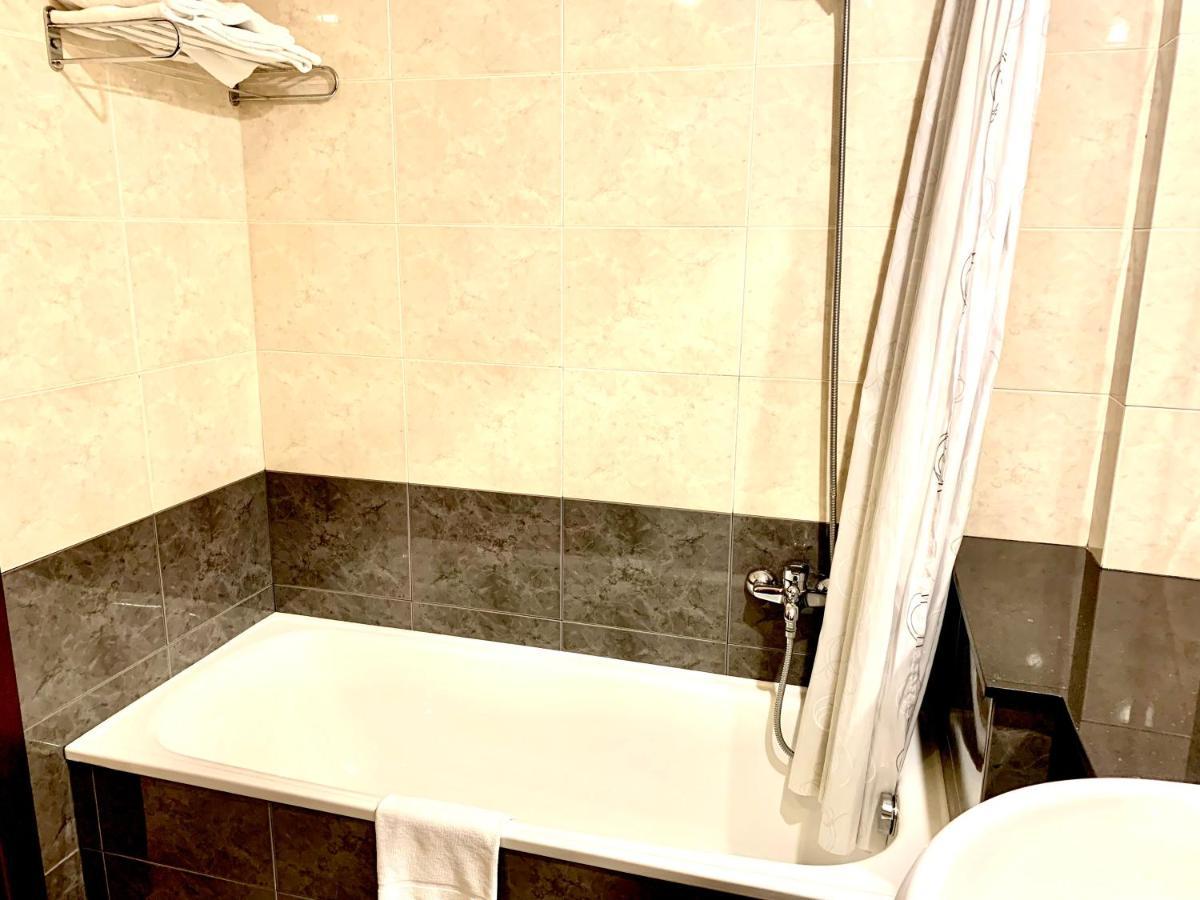 Hotel Arumi Santa Eugenia de Berga Eksteriør bilde