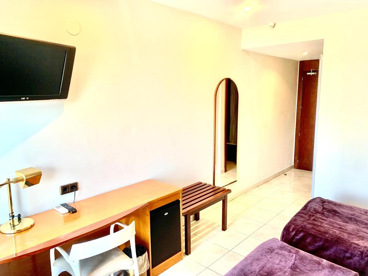 Hotel Arumi Santa Eugenia de Berga Eksteriør bilde
